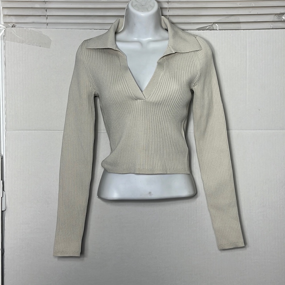 Aritzia color matte pearl Sculpt Knit Polo Longsleeve - Picture 2 of 7